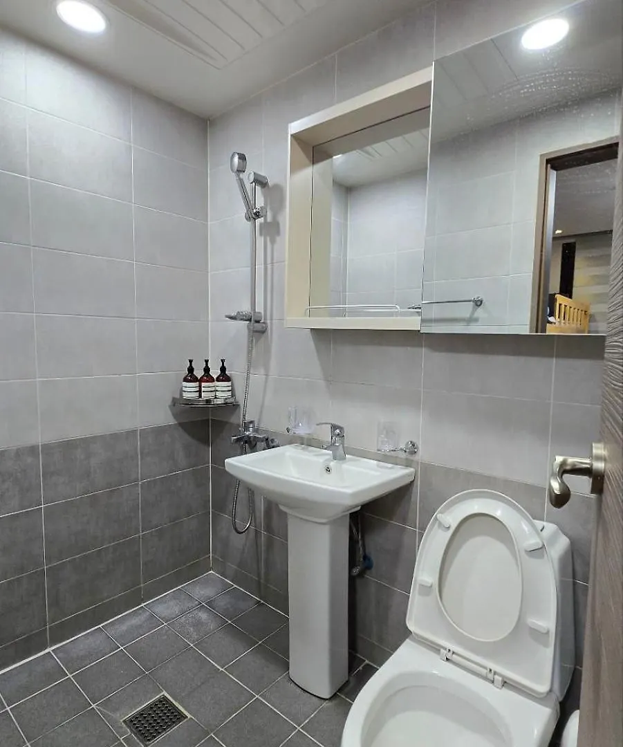 A Bridge House 4 Hotel Incheon Guest house